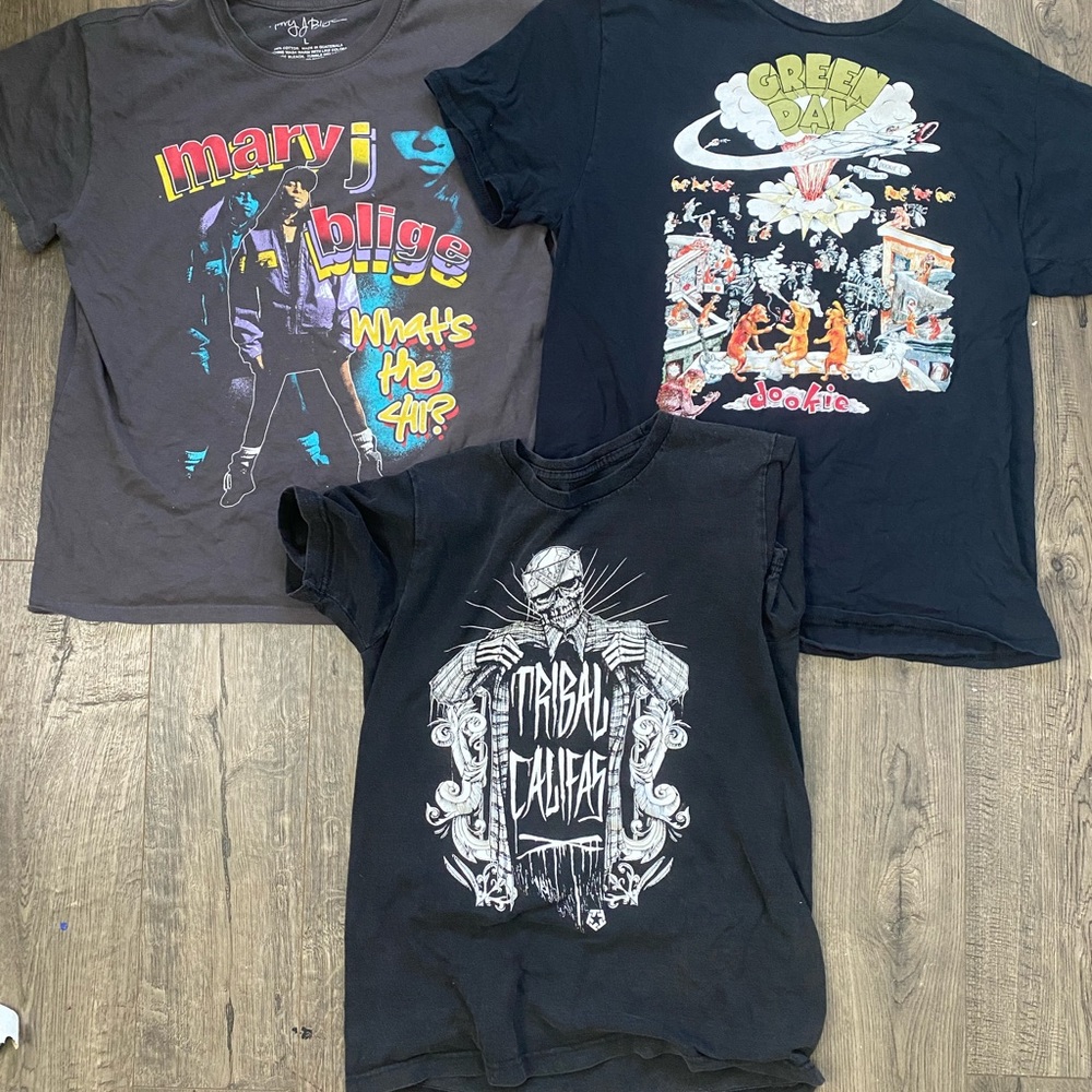 graphic tee